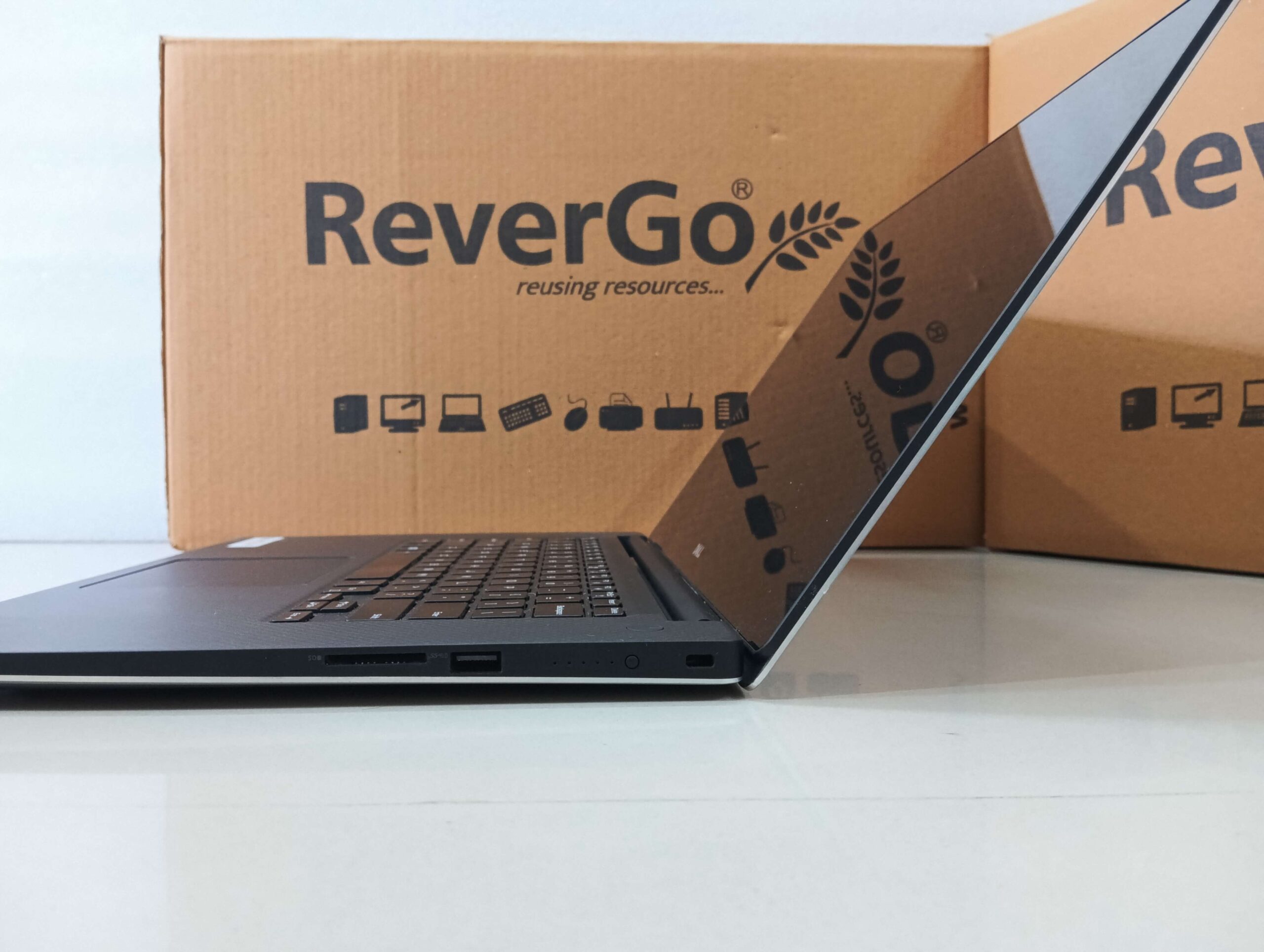 Dell Precision 5520 - Image 3